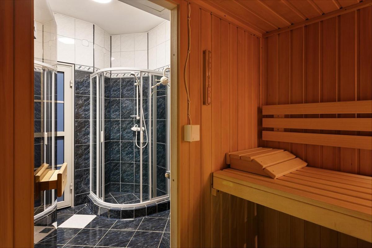 Hotel Familijny Osrodek Wypoczynkowo - Rehabilitacyjny Krynica-Zdrój Esterno foto