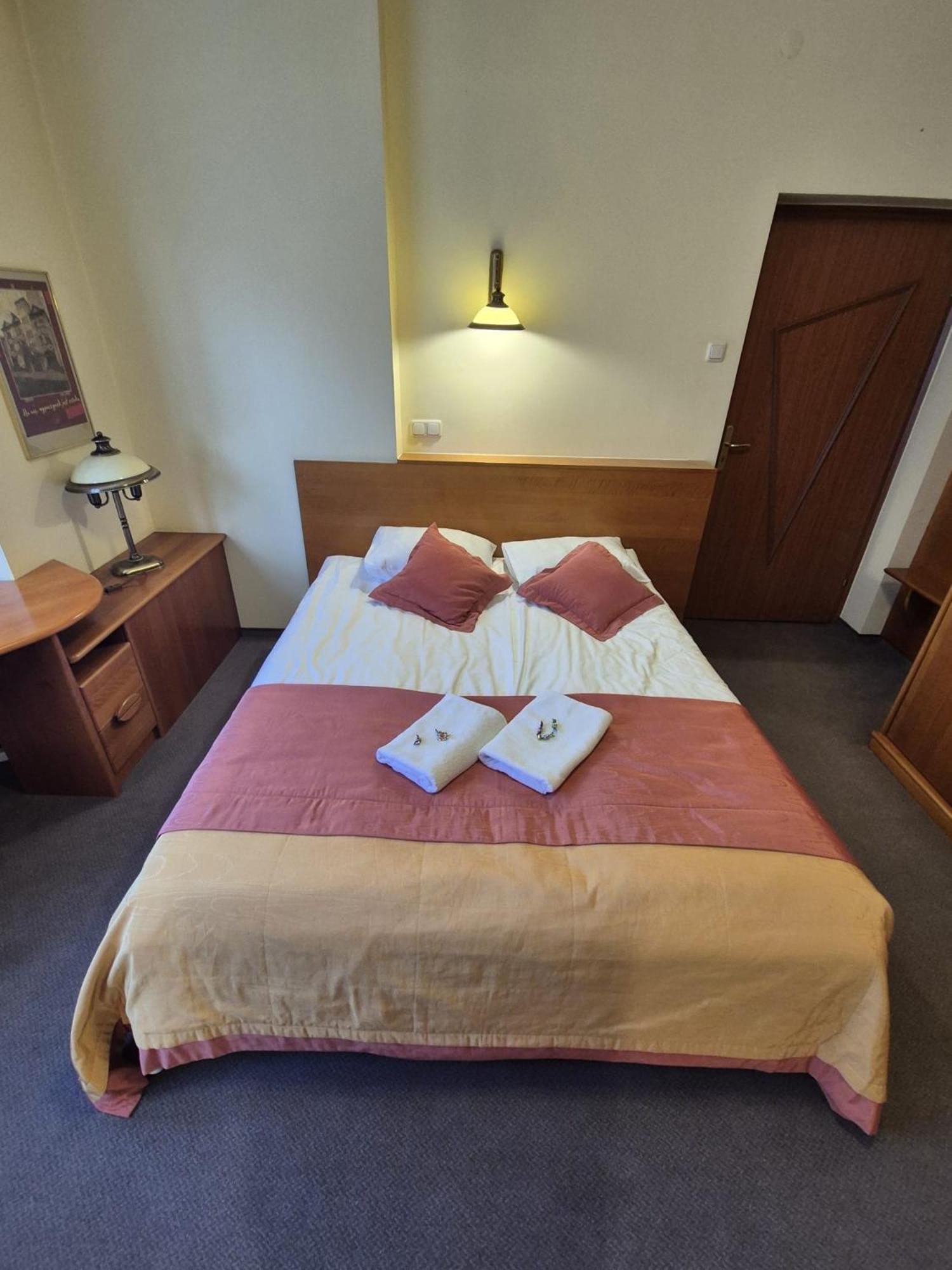 Hotel Familijny Osrodek Wypoczynkowo - Rehabilitacyjny Krynica-Zdrój Esterno foto