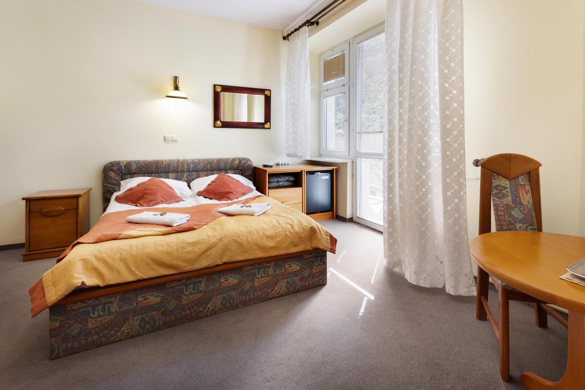 Hotel Familijny Osrodek Wypoczynkowo - Rehabilitacyjny Krynica-Zdrój Esterno foto