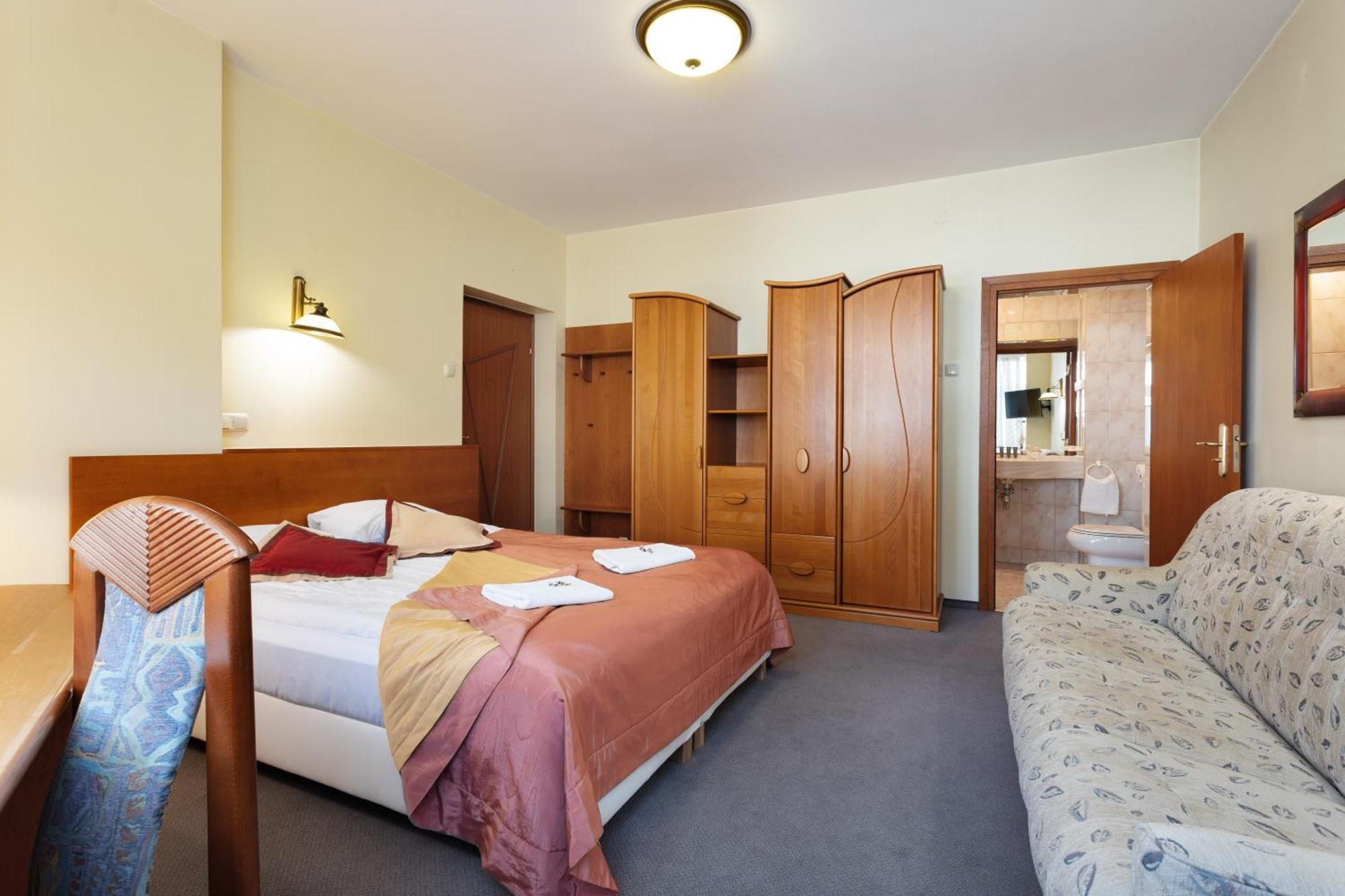 Hotel Familijny Osrodek Wypoczynkowo - Rehabilitacyjny Krynica-Zdrój Esterno foto